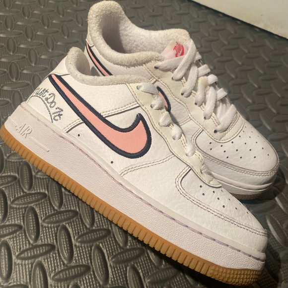 Nike Air Force LV8 Low “Just Do It” size 4y White Pink Glaze - Main Image